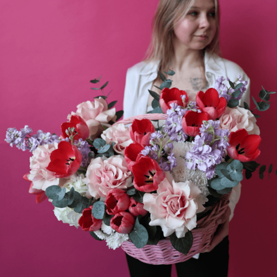 Композиция №166 из гортензии, роз, хризантем, тюльпанов и маттиолы Фото 3