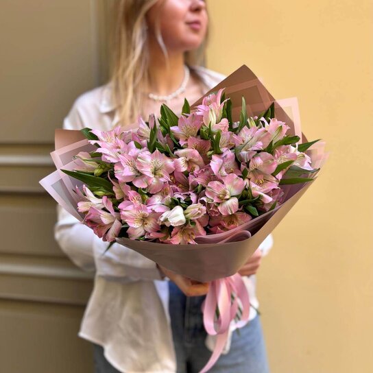 Монобукет №213 из 9 альстромерий Фото 3