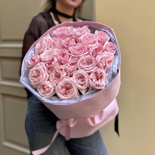 Монобукет №231 пионовидных розовых роз Эквадор Фото 4