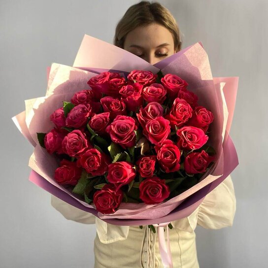 Монобукет №243 из 29 малиновой розы Фото 3