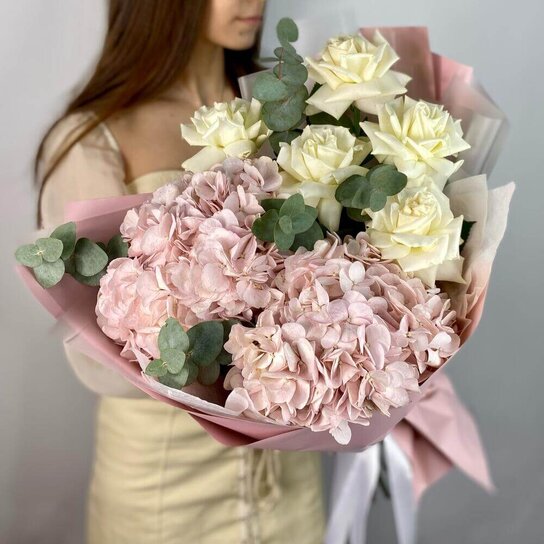 Авторский букет №260 Французские розы и гортензия Фото 2
