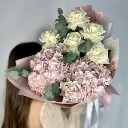 Авторский букет №260 Французские розы и гортензия Фото 4