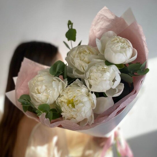 Монобукет №255 Белоснежные ароматные пионы Фото 4