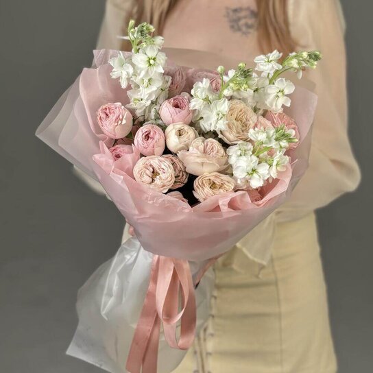 Авторский букет №274 Пионовидные розы и ароматная маттиола Фото 2