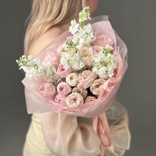 Авторский букет №274 Пионовидные розы и ароматная маттиола Фото 4