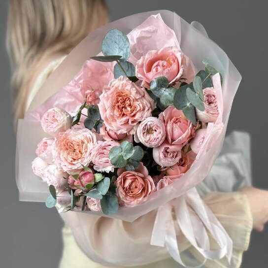 Монобукет №262 Кустовые пионовидные розы и эвкалипт Фото 2