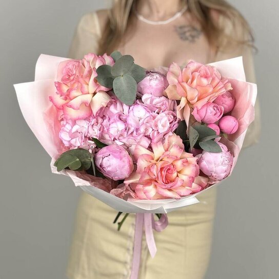 Авторский букет №277 Букет из пионов, французских роз и гортензии Фото 2