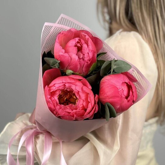 Монобукет №264 Комплимент из пионов Coral Charm Фото 4