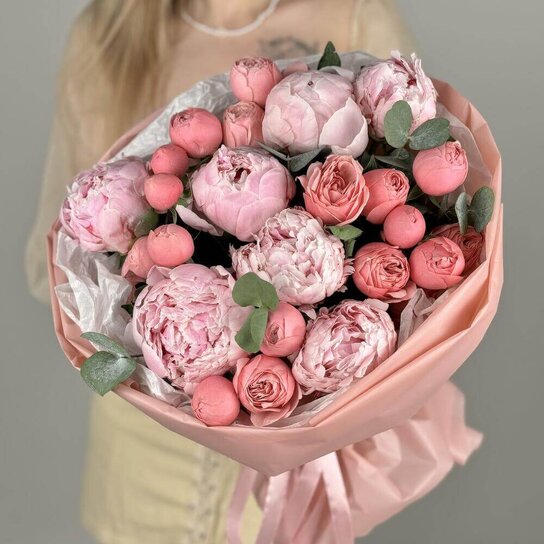 Авторский букет №284  с пионами и пионовидными розами Фото 4