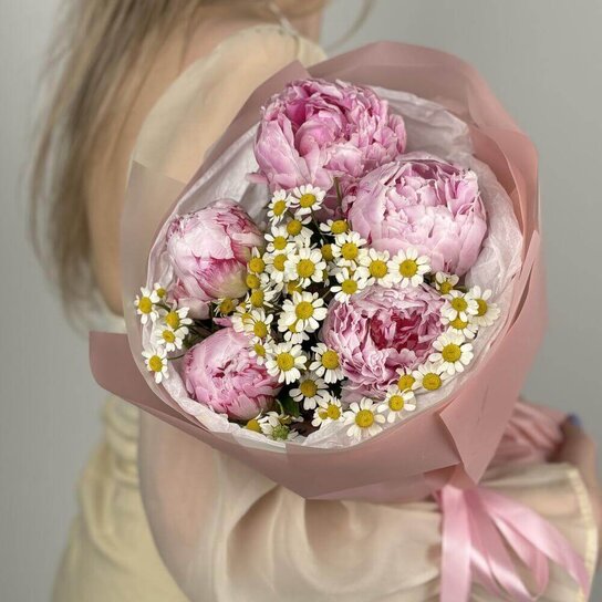 Авторский букет №287 Пионы и ромашки Фото 2