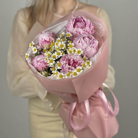 Авторский букет №287 Пионы и ромашки Фото 3
