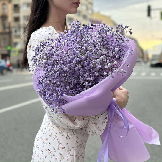 Монобукет №136, воздушная фиолетовая гипсофила, размер M