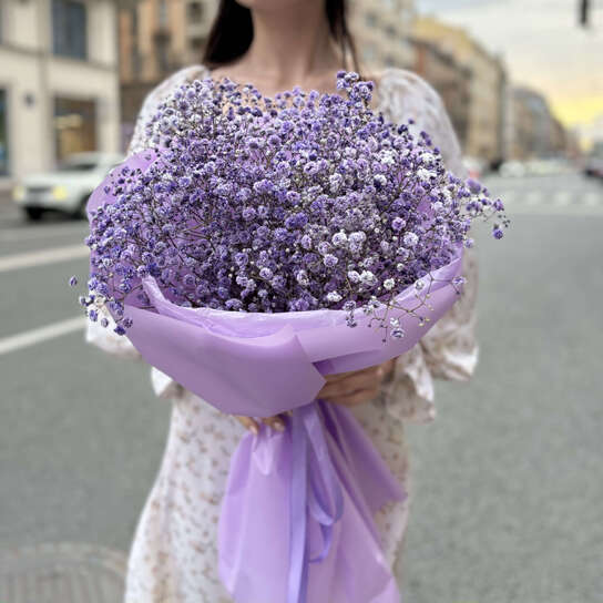 Монобукет №136, воздушная фиолетовая гипсофила, размер M